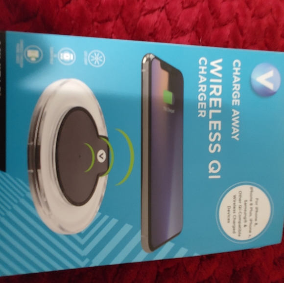 !!SOLD!! Vivitar Wireless Charger - Picture 3 of 5